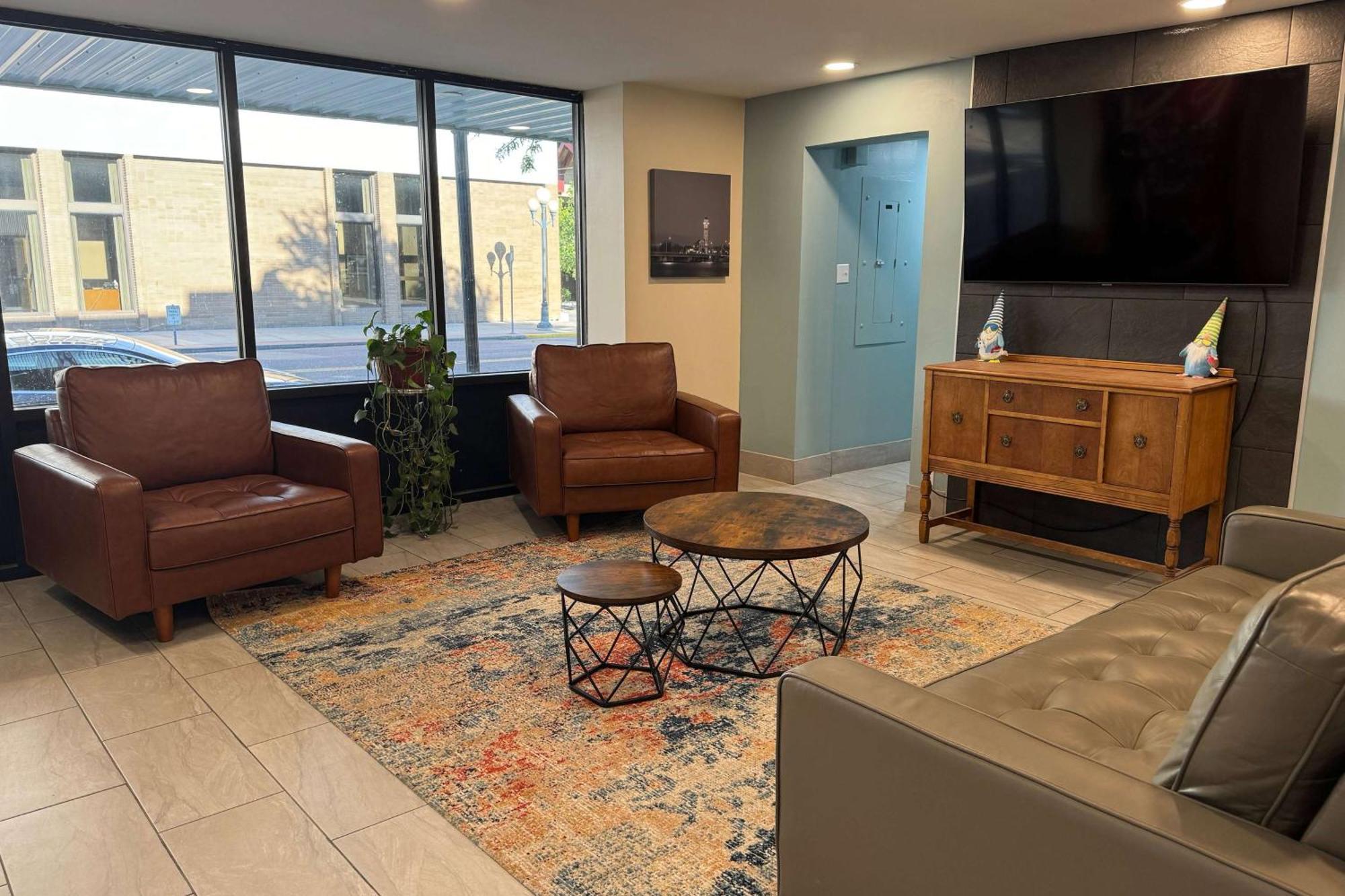 Super 8 By Wyndham Great Falls City Center Экстерьер фото